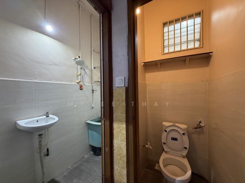 Rumah Teres 1-Tingkat untuk Dijual di Seremban Jaya (Negeri Sembilan) - Mylee Thay - Bathroom - PropertyGuru.com.my
