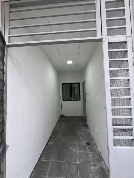 Rumah Teres 2-Tingkat untuk Dijual di Lakeside Residences (Puchong) - John Khaw - Entrance - PropertyGuru.com.my