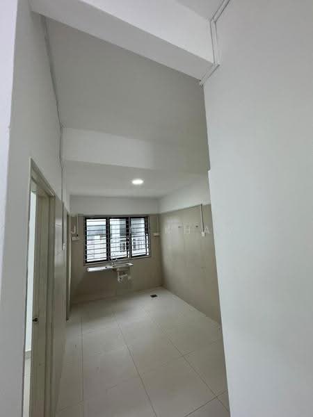 Rumah Teres 2-Tingkat untuk Dijual di Lakeside Residences (Puchong) - John Khaw - Kitchen - PropertyGuru.com.my