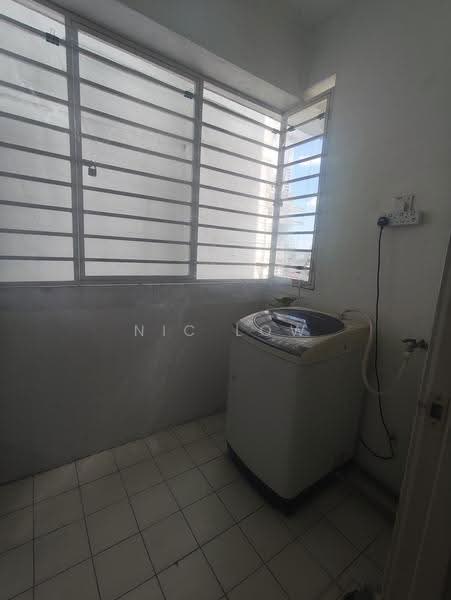 Kondominium untuk Disewa di Selayang Point - Nic Low - Balcony - PropertyGuru.com.my