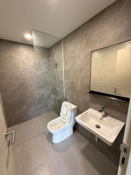 Kediaman Servis untuk Disewa di Quinn Residence - PeiGee . - Bathroom - PropertyGuru.com.my