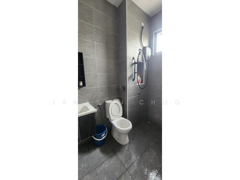 Terraced House for Rent in Taman Pulai Bestari (Skudai) - Jameson Choo - Bathroom - PropertyGuru.com.my