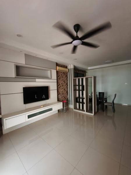 Rumah Kluster untuk Disewa di Austin Heights (Tebrau) - Larry Ng - Living Room - PropertyGuru.com.my