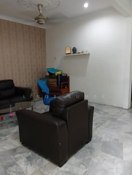 Rumah Teres 1.5-Tingkat untuk Dijual di Teluk Pulai (Klang) - Linga Kumar - Living Room - PropertyGuru.com.my