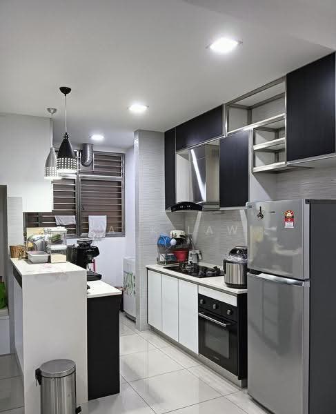 Condominium for Sale at 10 Island Resort - Jack Law - Kitchen - PropertyGuru.com.my