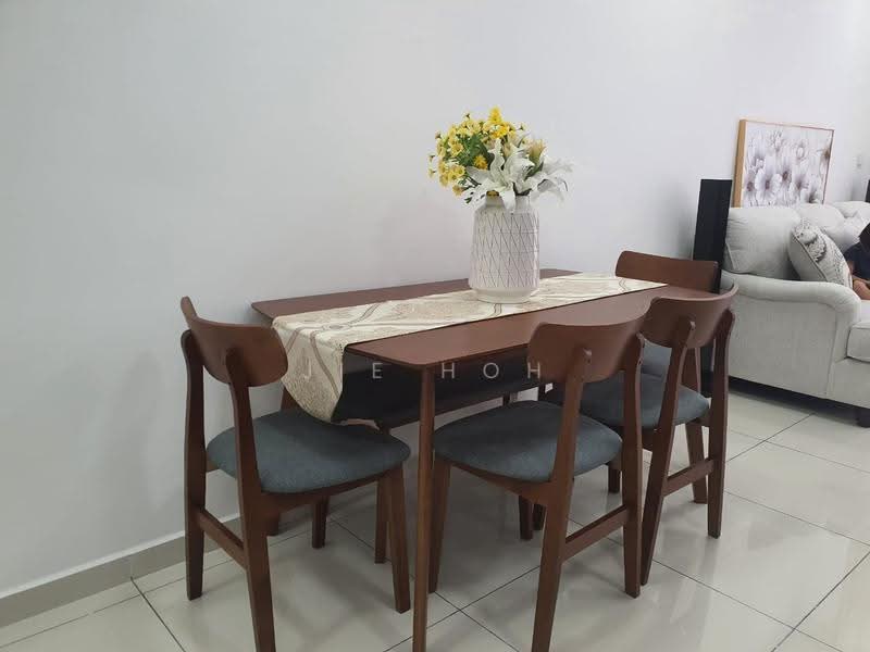 Kediaman Servis untuk Disewa di Kenwingston Platz - Jie Hoh - Dining Room - PropertyGuru.com.my