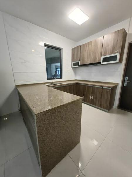 Pangsapuri untuk Disewa di Regalia Park @ Forest City - Alan Tan - Kitchen - PropertyGuru.com.my