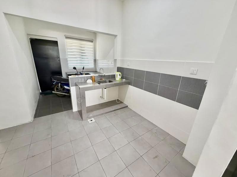 1-storey Terraced House for Rent in Sitiawan (Perak) - Gil Chin - Kitchen - PropertyGuru.com.my
