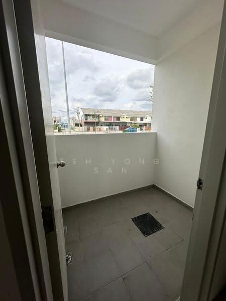 Rumah Teres 1.5-Tingkat untuk Disewa di Sungai Buloh (Selangor) - Teh Yong San - Balcony - PropertyGuru.com.my