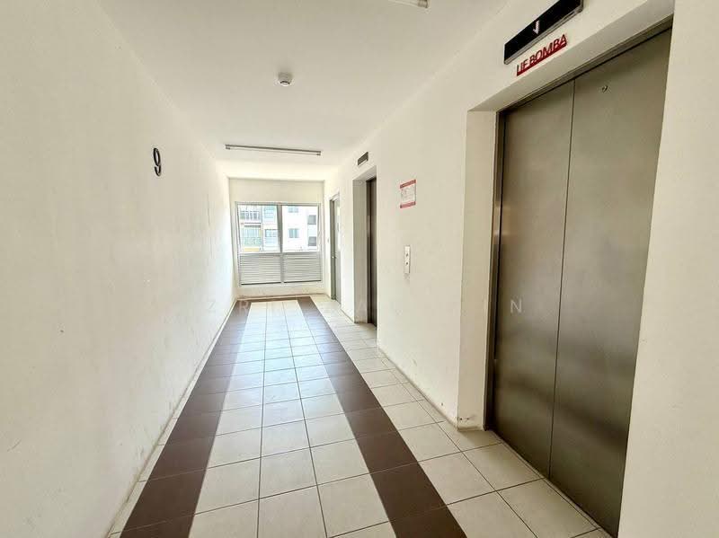 Apartment for Rent at Vista Hijauan - Azri Zabidin - Corridor - PropertyGuru.com.my