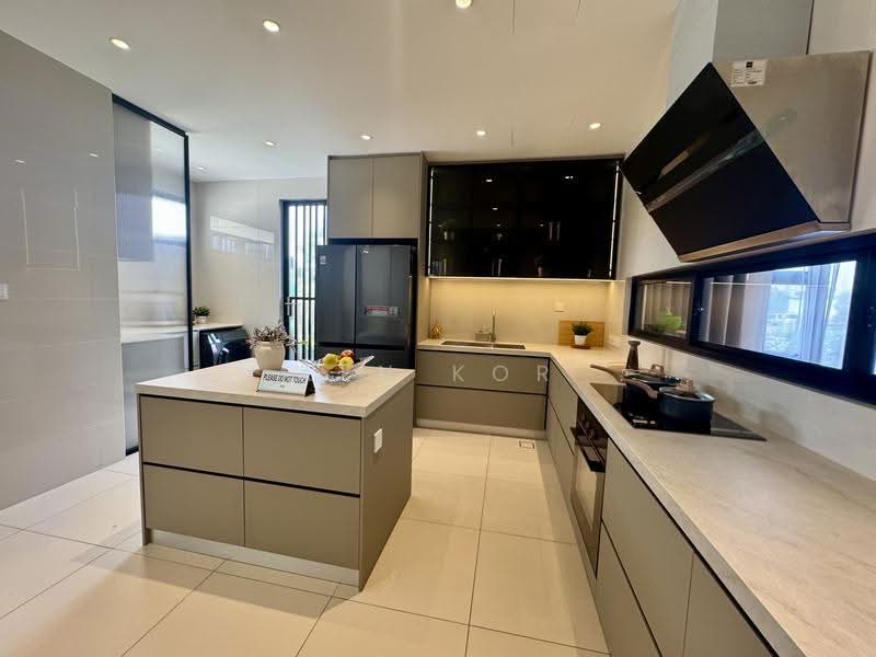 Semi-Detached House for Sale in Leisure Farm (Gelang Patah) - Ken Kor - Kitchen - PropertyGuru.com.my