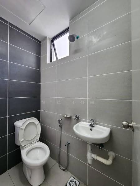 Kondominium untuk Disewa di Mizumi Residences - Nic Low - Bathroom - PropertyGuru.com.my