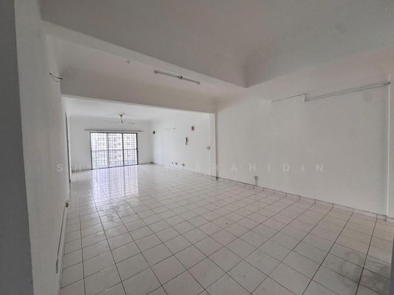 Condominium for Sale at Tiara Kelana - Shafika Shahidin - Living Room - PropertyGuru.com.my