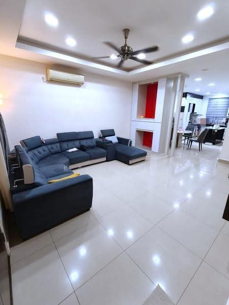 2-storey Terraced House for Sale in Taman Seri Austin (Tebrau) - Karl Lim - Living Room - PropertyGuru.com.my