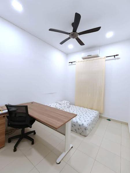 2-storey Terraced House for Sale in Taman Seri Austin (Tebrau) - Karl Lim - Bedroom - PropertyGuru.com.my