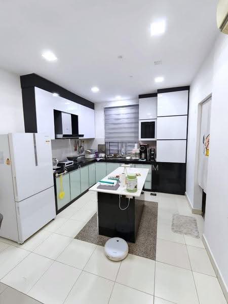 2-storey Terraced House for Sale in Taman Seri Austin (Tebrau) - Karl Lim - Kitchen - PropertyGuru.com.my