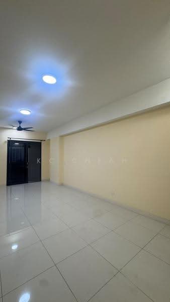 Kediaman Servis untuk Disewa di Radia Residences - KC Cheah - Living Room - PropertyGuru.com.my