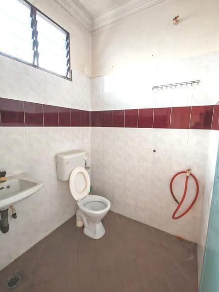 2-storey Terraced House for Sale in Taman Pontian Jaya (Pontian) - Daniel Yong - Bathroom - PropertyGuru.com.my