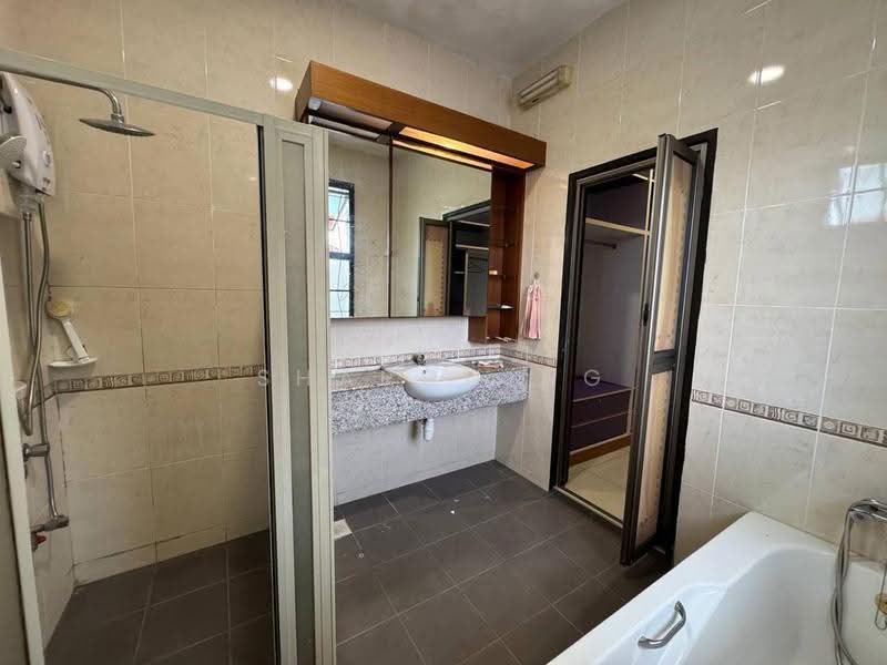 Semi-Detached House for Sale in Taman Impian Emas (Skudai) - Sharon Ng - Bathroom - PropertyGuru.com.my