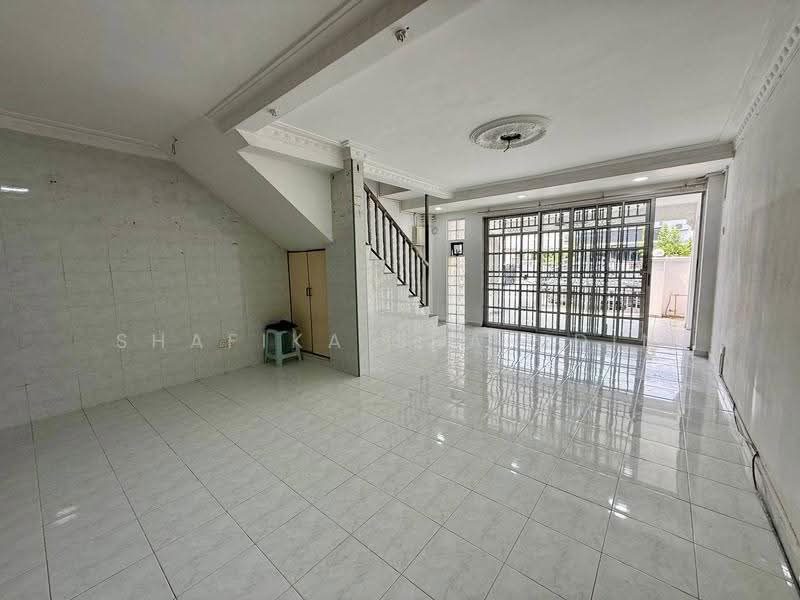 Rumah Teres untuk Dijual di Taman Selayang Utama (Selayang) - Shafika Shahidin - Living Room - PropertyGuru.com.my