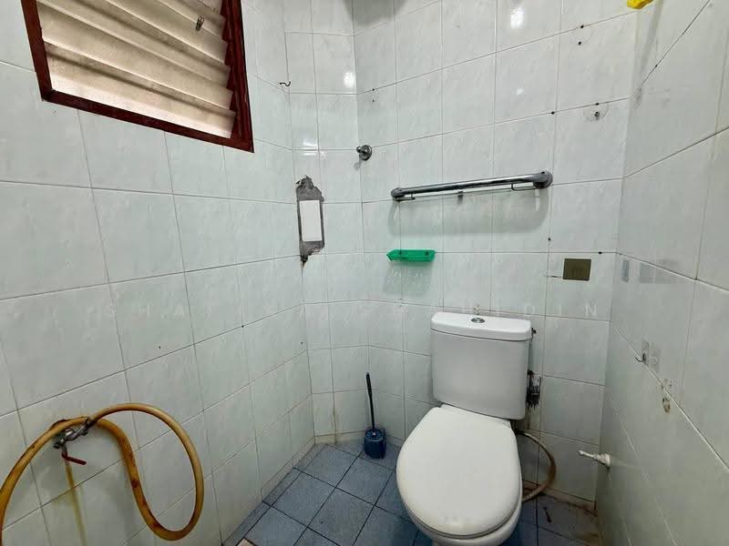 Rumah Teres untuk Dijual di Taman Selayang Utama (Selayang) - Shafika Shahidin - Bathroom - PropertyGuru.com.my