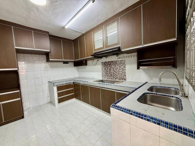 Rumah Teres untuk Dijual di Taman Selayang Utama (Selayang) - Shafika Shahidin - Kitchen - PropertyGuru.com.my