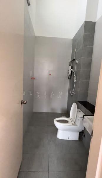 Rumah Teres 2-Tingkat untuk Dijual di Eco Majestic (Semenyih) - Benjamin Siew - Bathroom - PropertyGuru.com.my