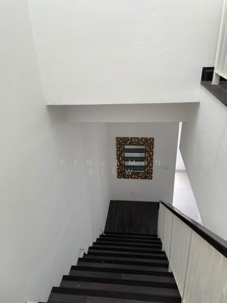 Rumah Teres 2-Tingkat untuk Dijual di Eco Majestic (Semenyih) - Benjamin Siew - Corridor - PropertyGuru.com.my
