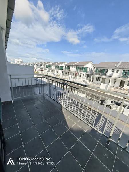 Cluster House for Rent in Kangkar Pulai (Skudai) - Johnson Chong - Balcony - PropertyGuru.com.my
