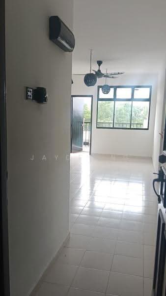 Pangsapuri untuk Dijual di Villa Krystal @ Bandar Selesa Jaya - Jayden Ng - Entrance - PropertyGuru.com.my