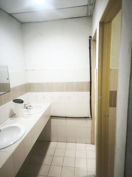 Retail Space for Rent in Bayan Baru (Penang) - Jordan Foo - Bathroom - PropertyGuru.com.my