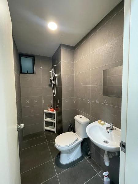 Kediaman Servis untuk Dijual di Majestic Maxim - Shirley Sea - Bathroom - PropertyGuru.com.my