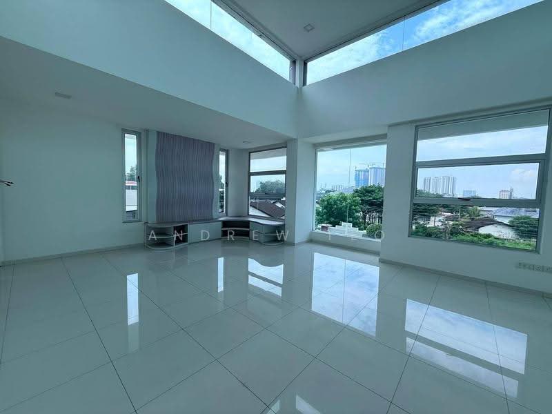 Bungalow House for Sale in Taman Kebun Teh (Johor Bahru) - Andrew Teo - PropertyGuru.com.my