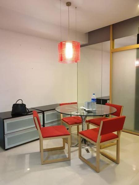 Service Residence for Sale at Verve Suites - Carmen Chin - Dining Room - PropertyGuru.com.my