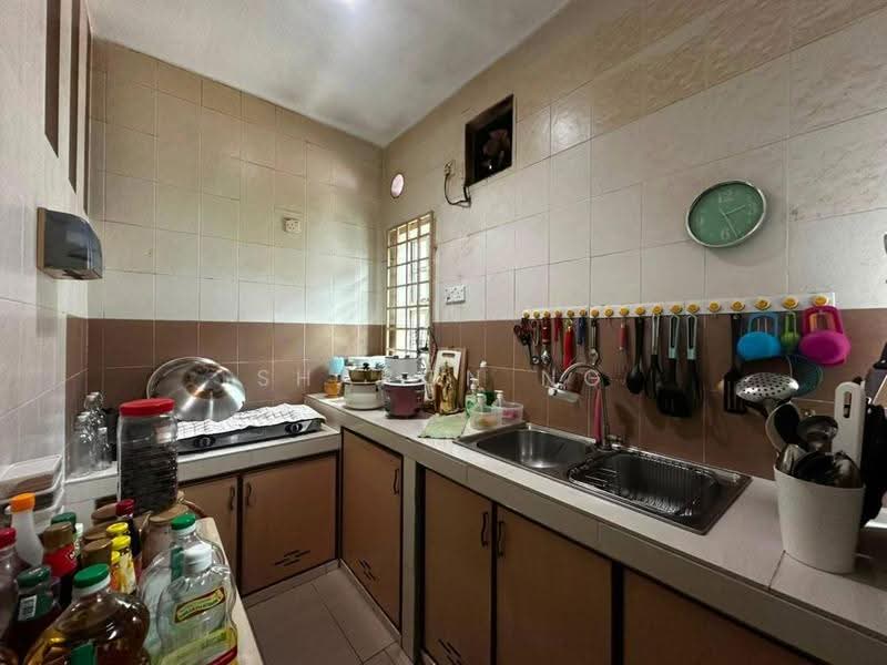 Rumah Teres 1-Tingkat untuk Dijual di Taman Ungku Tun Aminah (Skudai) - Sharon Ng - Kitchen - PropertyGuru.com.my