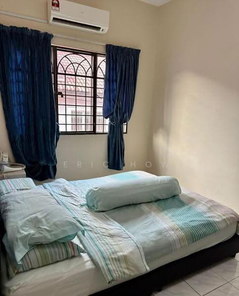 Rumah Teres 2-Tingkat untuk Disewa di Puchong (Selangor) - Eric How - Bedroom - PropertyGuru.com.my