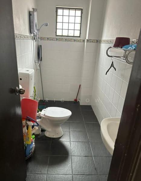 Rumah Teres 2-Tingkat untuk Disewa di Puchong (Selangor) - Eric How - Bathroom - PropertyGuru.com.my