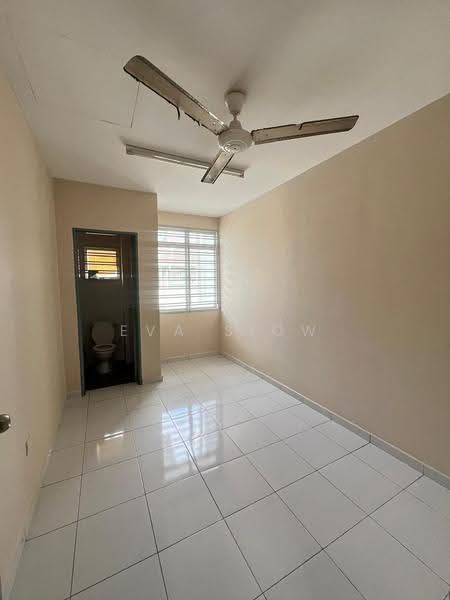 2-storey Terraced House for Sale in Nusantara Prima (Gelang Patah) - Eva Siow - Bathroom - PropertyGuru.com.my