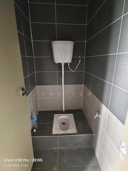 Kilang Berkembar untuk Dijual di Taman Sains Selangor (Kota Damansara) - John Tan - Bathroom - PropertyGuru.com.my