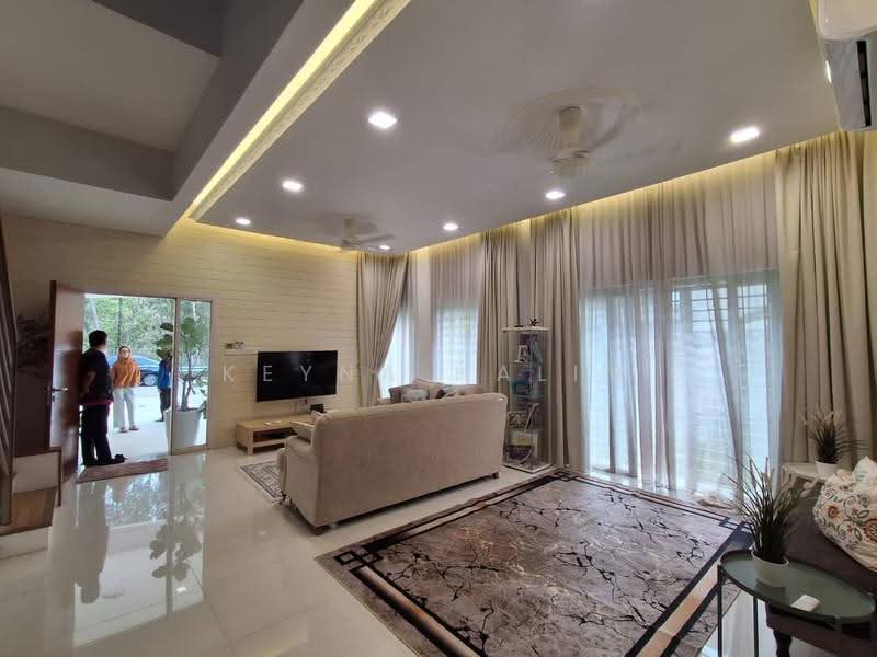 Cluster House for Sale in Shah Alam (Selangor) - Keyna Halim - Living Room - PropertyGuru.com.my