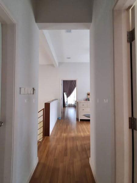 Cluster House for Sale in Shah Alam (Selangor) - Keyna Halim - Corridor - PropertyGuru.com.my