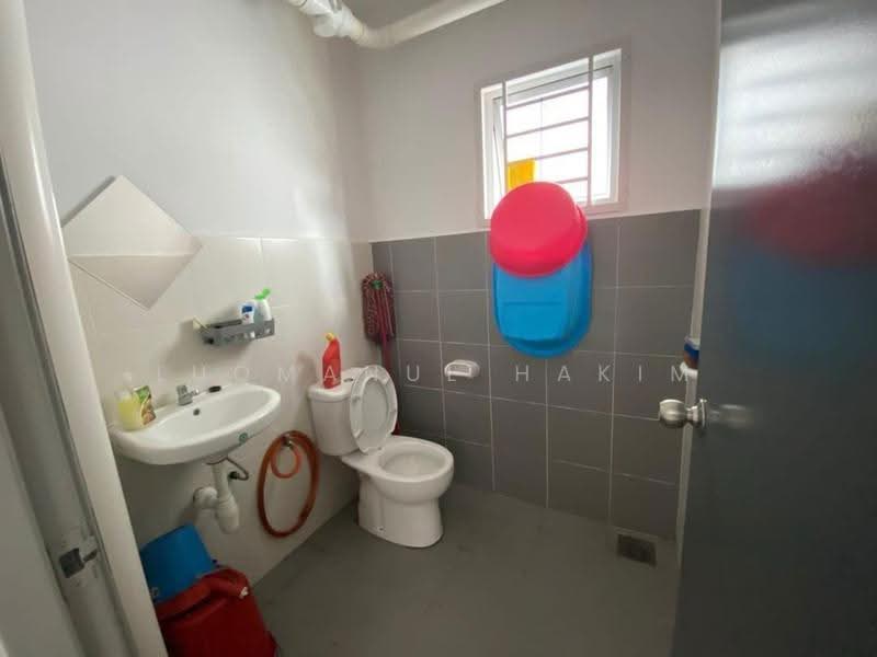 Apartment for Sale at Residensi Laguna Biru 2 - Luqmanul Hakim - Bathroom - PropertyGuru.com.my