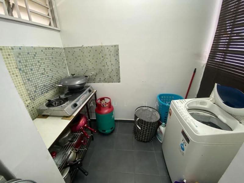 Apartment for Sale at Residensi Laguna Biru 2 - Luqmanul Hakim - Kitchen - PropertyGuru.com.my