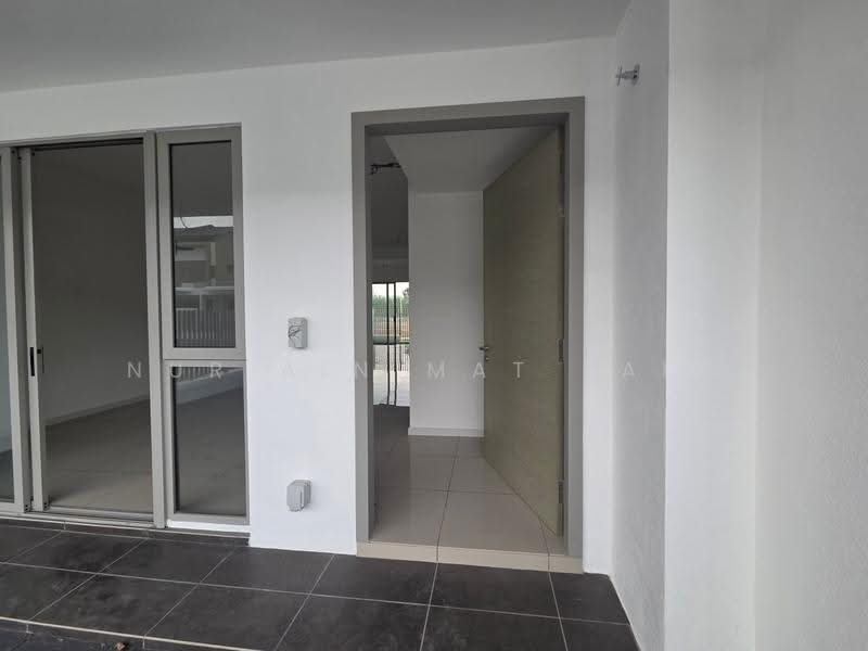 Rumah Teres 2-Tingkat untuk Dijual di Banting (Selangor) - Nur Ain Mat Zain - Entrance - PropertyGuru.com.my