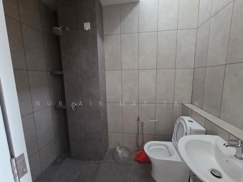 Rumah Teres 2-Tingkat untuk Dijual di Banting (Selangor) - Nur Ain Mat Zain - PropertyGuru.com.my