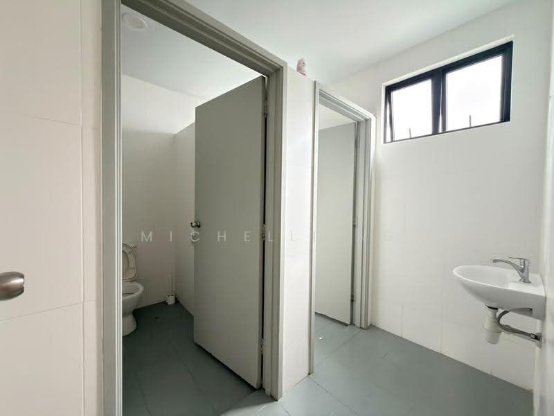Shop / Office untuk Disewa di Johor Bahru (Johor) - Michelle Ng - Bathroom - PropertyGuru.com.my
