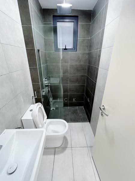 Kediaman Servis untuk Dijual di Sky Meridien - Derrick Lee - Bathroom - PropertyGuru.com.my