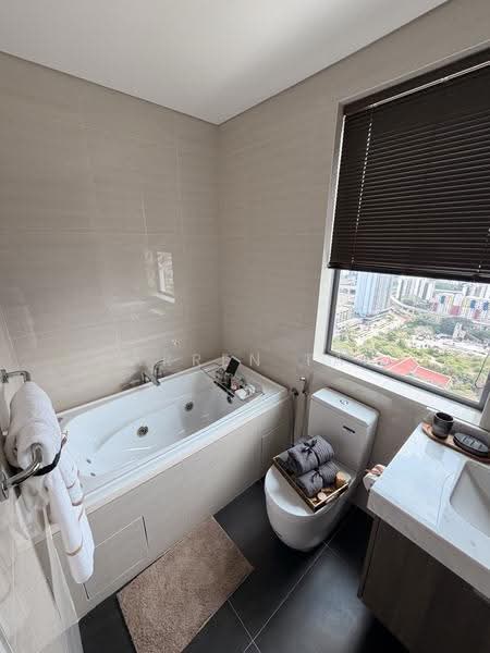 Kondominium untuk Dijual di Capella Embassy (D'Rapport Residences) - Darren Tan - Bathroom - PropertyGuru.com.my