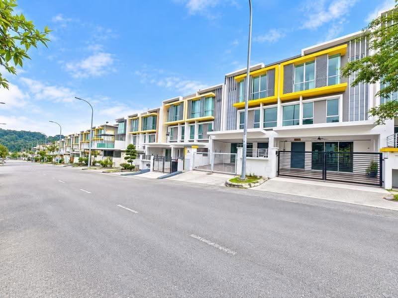 Terraced House for Sale in Taman Semenyih Mewah (Semenyih) - Mac Chong - Exterior - PropertyGuru.com.my