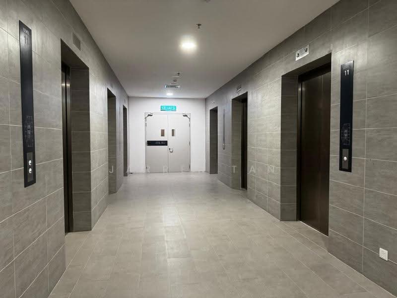Office for Rent in Shah Alam (Selangor) - Jarren Tan - Corridor - PropertyGuru.com.my